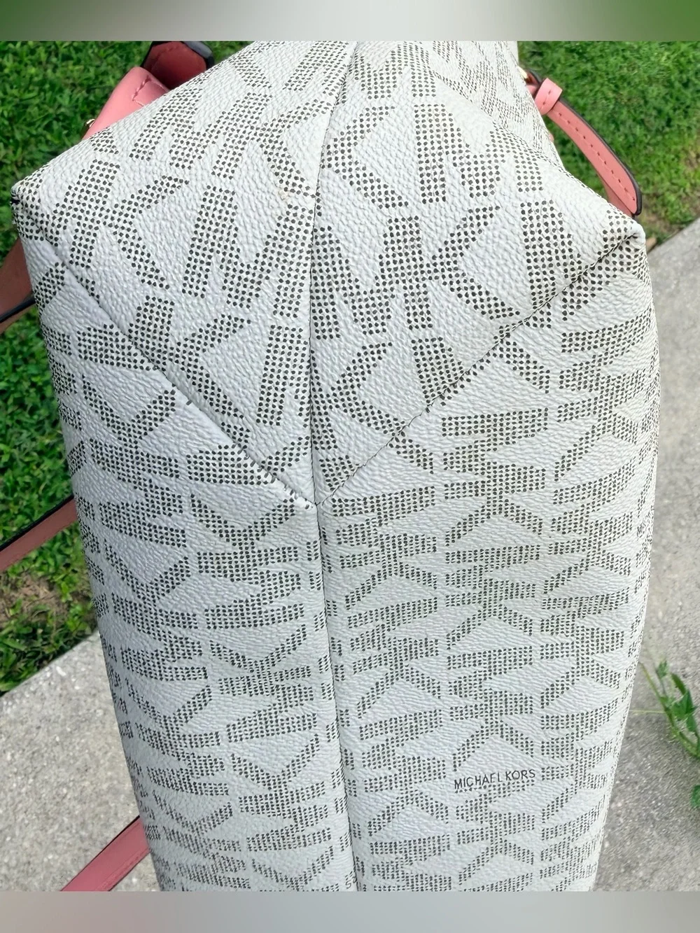 Michael Kors Abbey Medium Signature Backpack Vanilla Pink Gold EUC